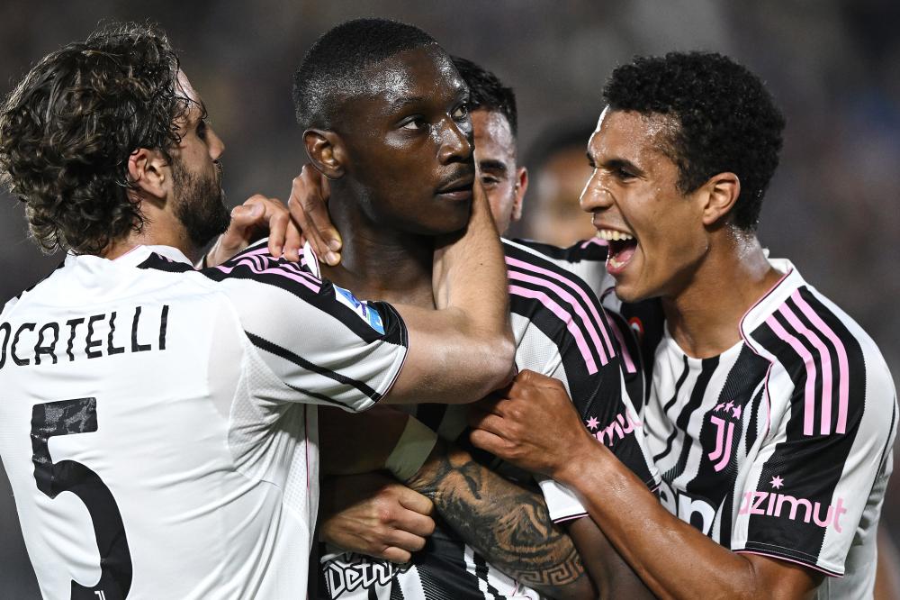 鲁媒：山东泰山开出的续约条件对瓦科而言仍具备极高的吸引力